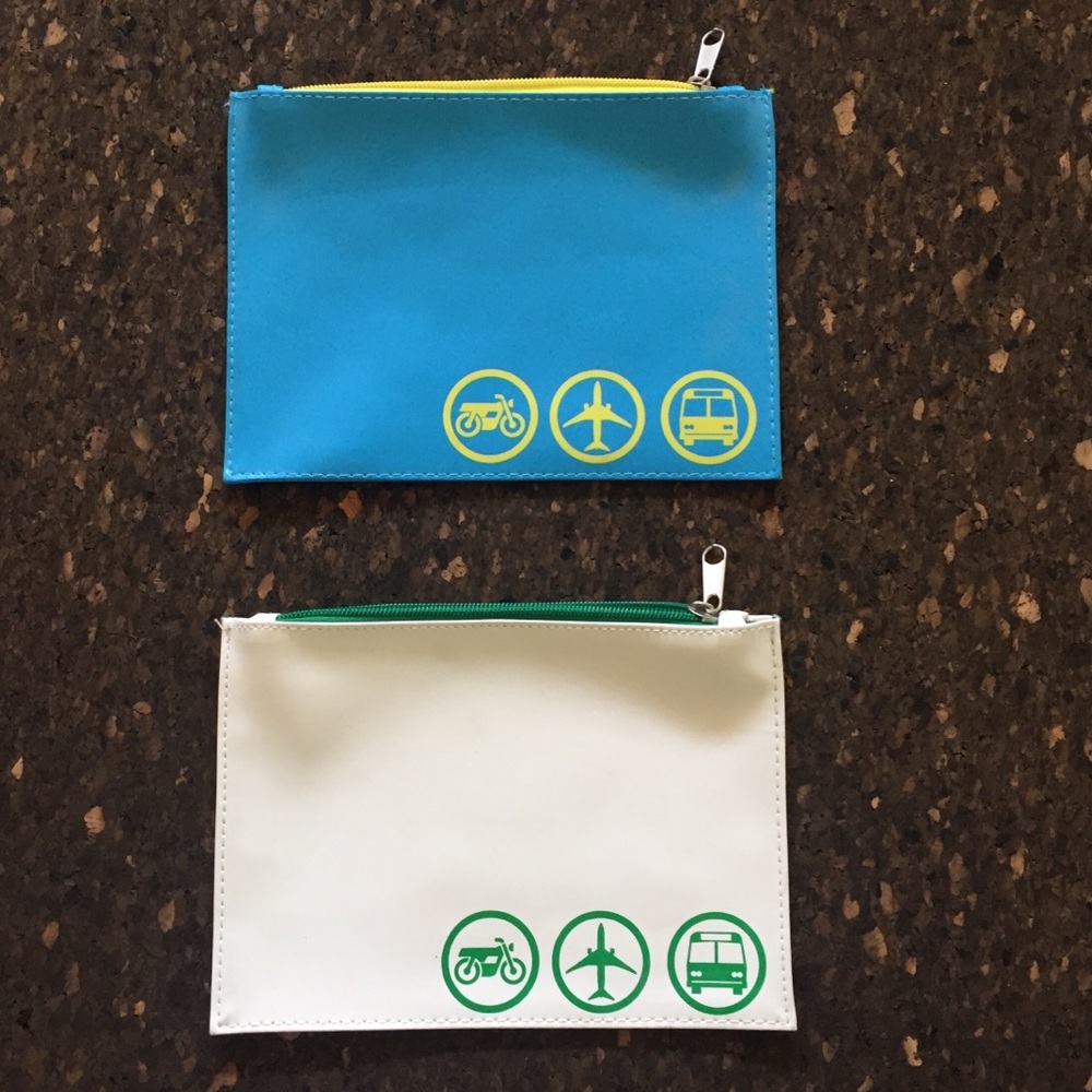 Set of 2 Zip Pouches for Travel or School - EUC - Ships fast 💨